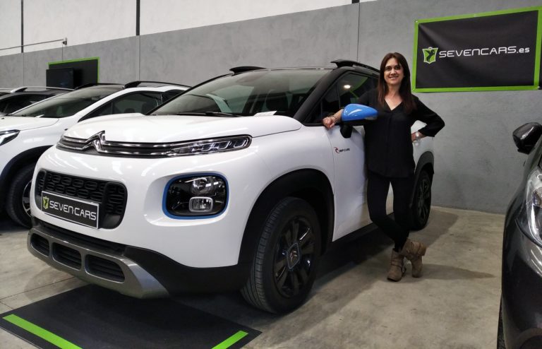 Cliente de SevenCars con su coche