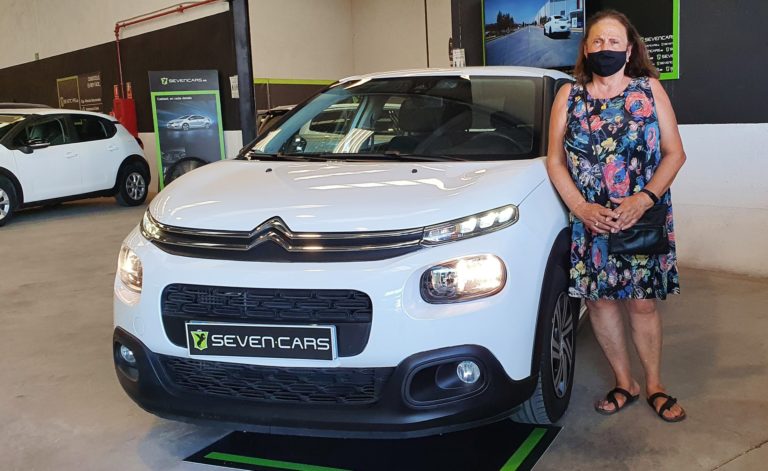 Cliente de SevenCars con su coche